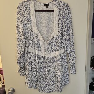 Torrid White and Blue Floral Blouse with Lace